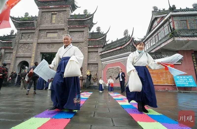 0月1日,德阳市旌阳区2020孝泉文化周活动拉开帷幕.肖雨杨摄